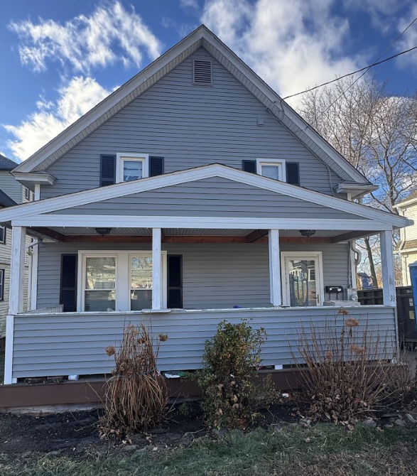 Completed Alside vinyl siding installation on Francis Street East Hartford CT