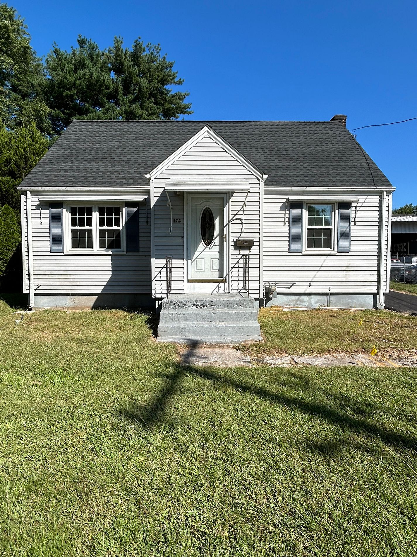 Original siding on Goodwin Street East Hartford CT before Nu-Face replacement