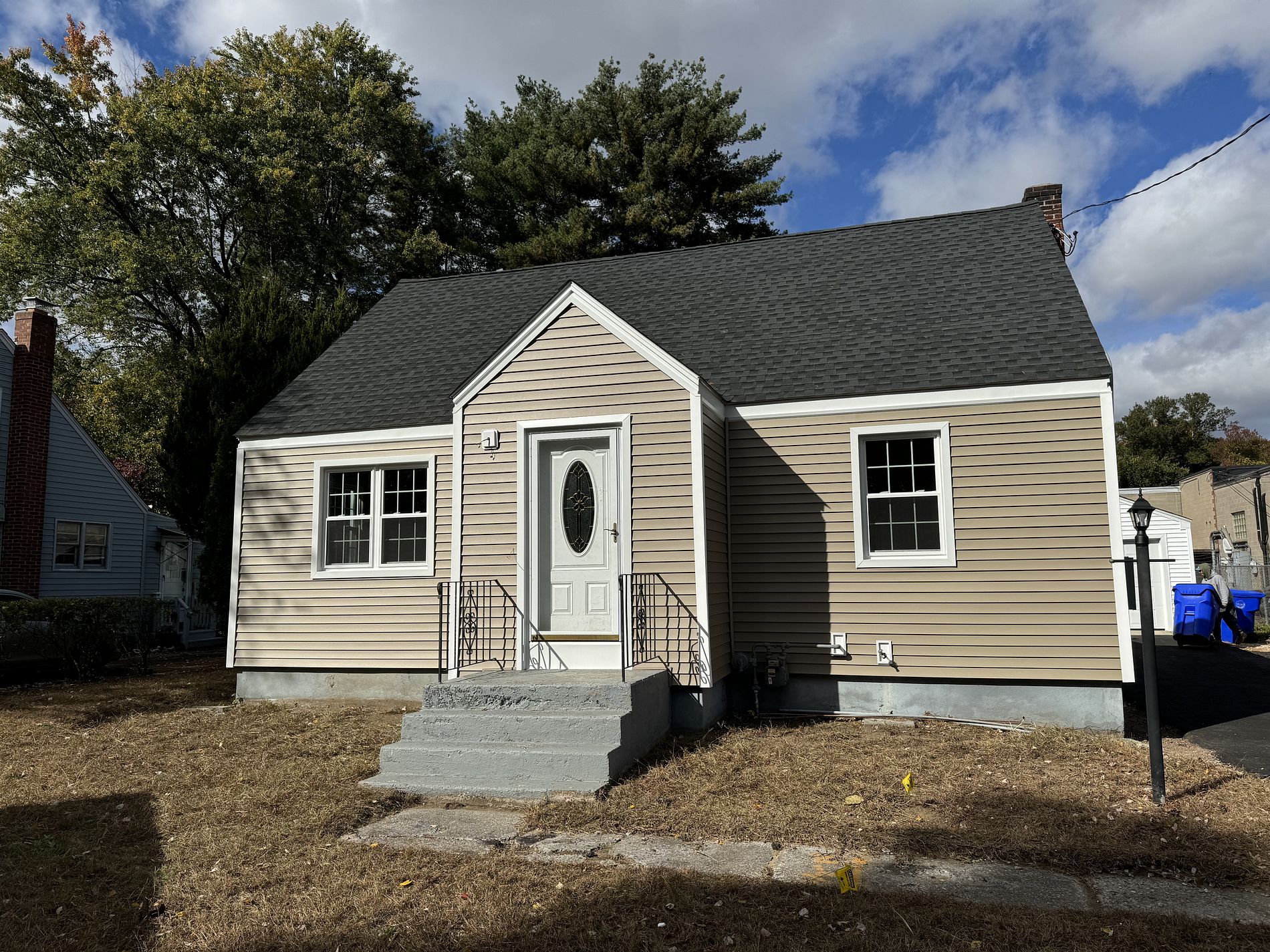 Completed Alside vinyl siding installation on Goodwin Street East Hartford CT