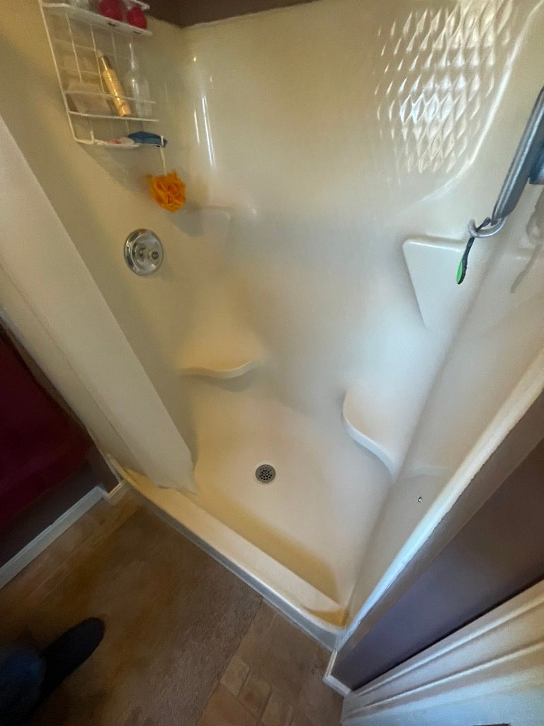 Original bathroom on Hills Street East Hartford CT before Nu-Face remodel