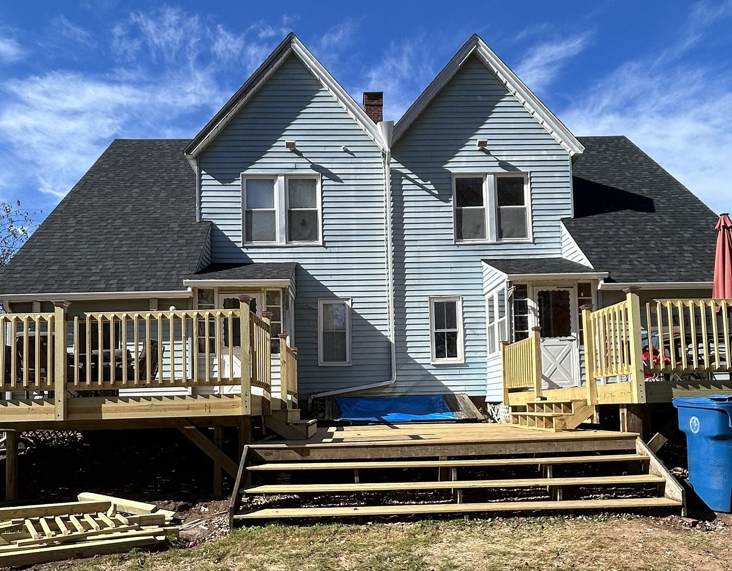 Wilcox Avenue home in Berlin, CT prior to siding replacement with original light blue vinyl siding