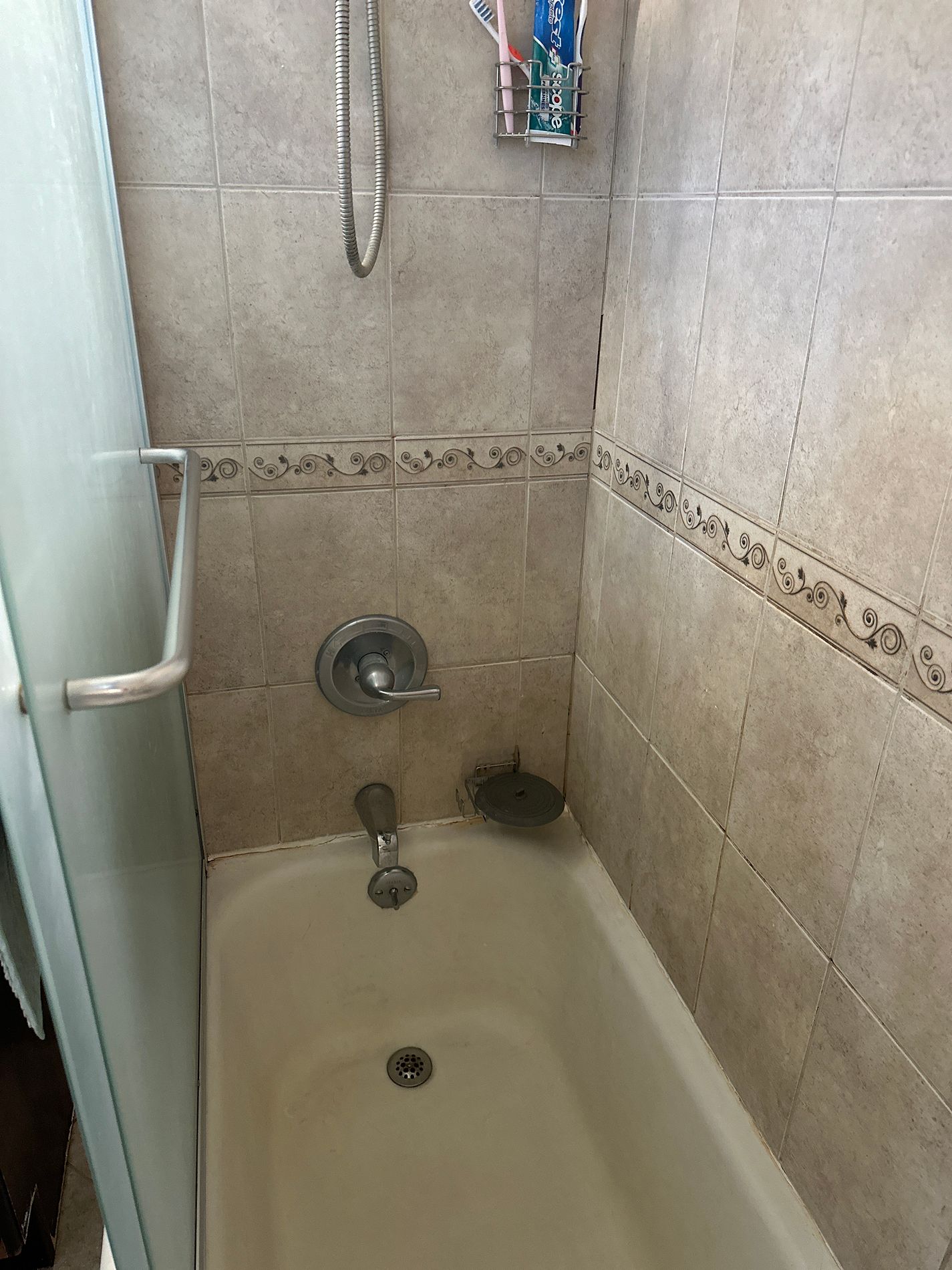 Original shower before remodel on Griffin Road in South Windsor, CT